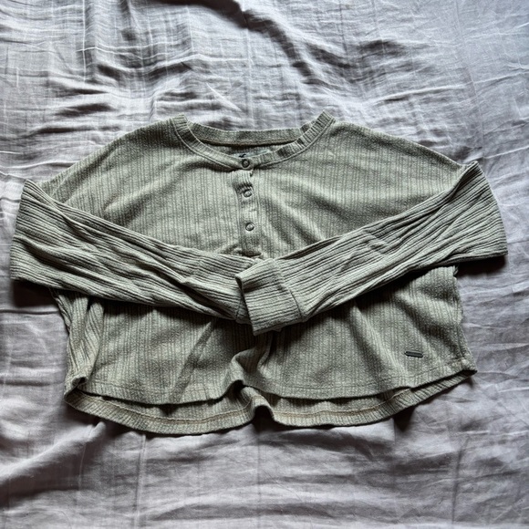 Beige Ribbed Button-Up Crop Top - Picture 2 of 6